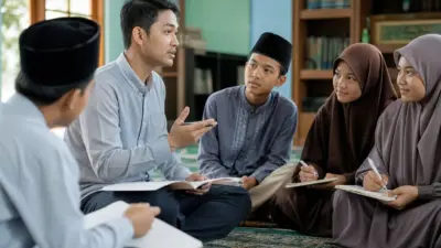 Remaja berdiskusi dengan pendidik tentang motivasi belajar dan strategi menghafal dalam program psikoedukasi yang peka psikologi remaja